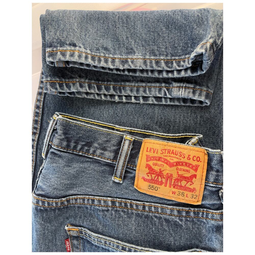 Levis 550 Relaxed Fit Men's Jeans Size 38 x 32 - Picture 4 of 4